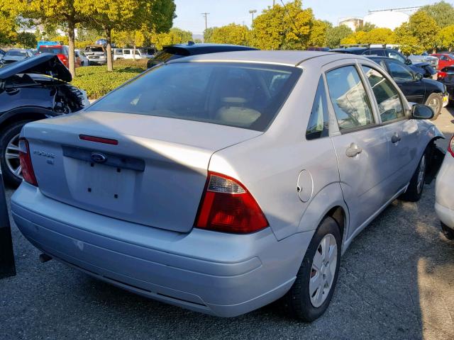 1FAFP34N87W358490 - 2007 FORD FOCUS ZX4 SILVER photo 4