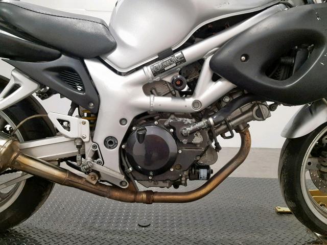 JS1VP52A622104871 - 2002 SUZUKI SV650 S SILVER photo 5