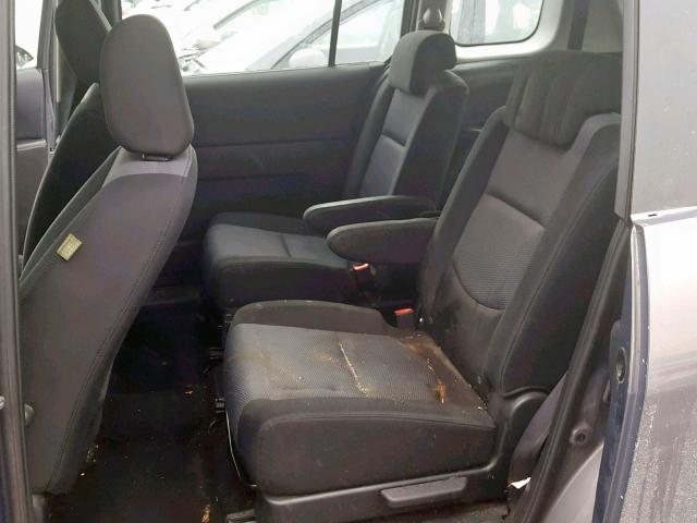 JM1CR293570141202 - 2007 MAZDA 5 GRAY photo 6