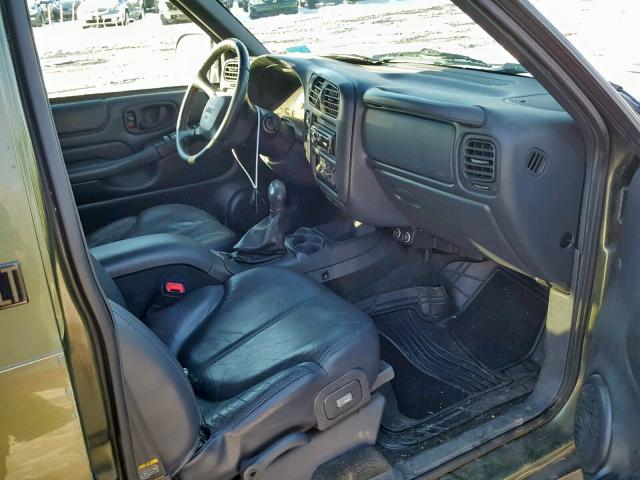 1GKDT13W812106169 - 2001 GMC JIMMY GREEN photo 5