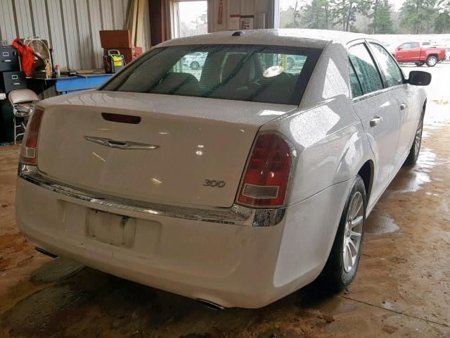 2C3CCAAG1DH703439 - 2013 CHRYSLER 300 WHITE photo 4