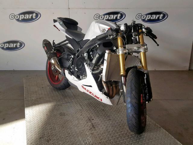 JS1GR7MA7H2102177 - 2017 SUZUKI GSX-R750 WHITE photo 1