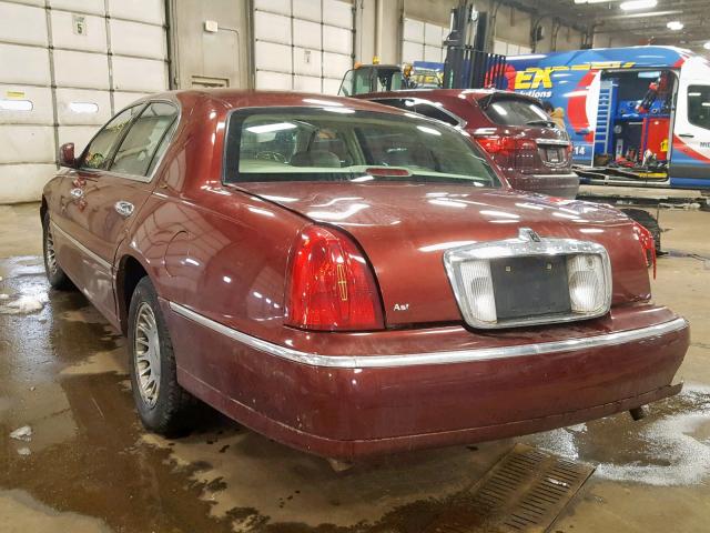 1LNHM83W42Y619769 - 2002 LINCOLN TOWN CAR C BURGUNDY photo 3