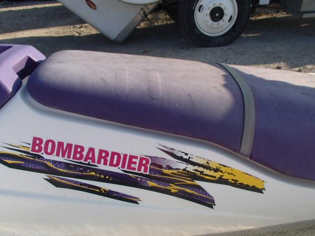 ZZN13998B000 - 2000 BOMBARDIER SEADOO TWO TONE photo 6