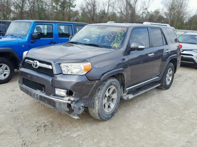 JTEZU5JRXB5025429 - 2011 TOYOTA 4RUNNER SR GRAY photo 2