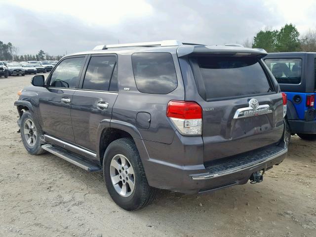 JTEZU5JRXB5025429 - 2011 TOYOTA 4RUNNER SR GRAY photo 3