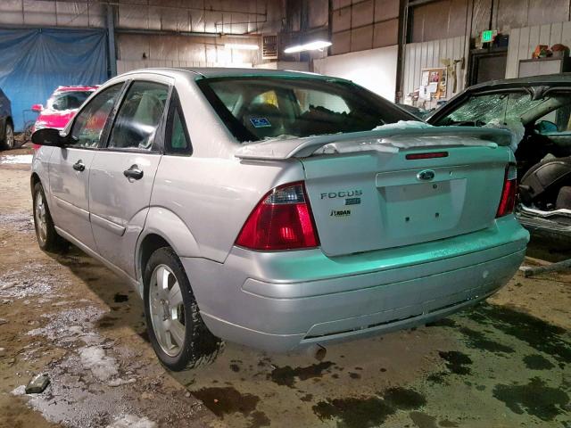 1FAHP34N87W176832 - 2007 FORD FOCUS ZX4 SILVER photo 3