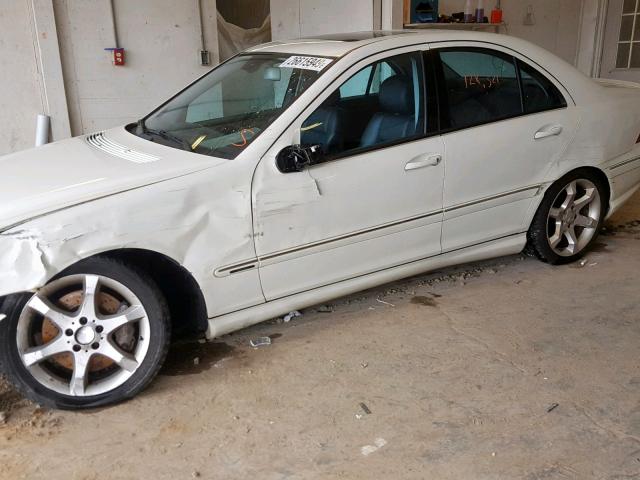 WDBRF52H97F917921 - 2007 MERCEDES-BENZ C 230 WHITE photo 9