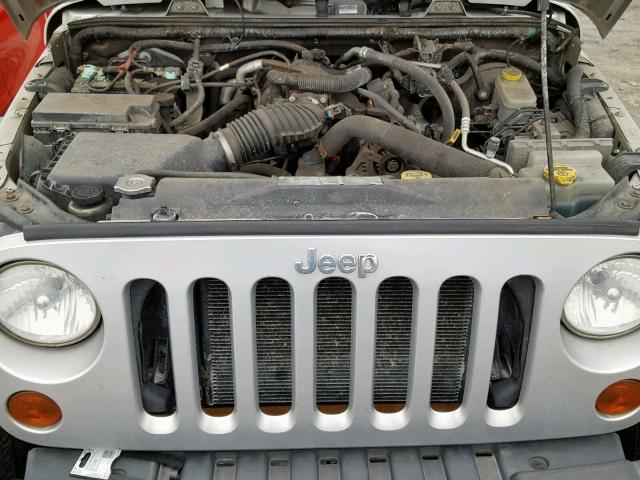 1J4AA2D14BL541712 - 2011 JEEP WRANGLER S SILVER photo 7