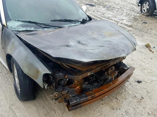 2G2WP552961157878 - 2006 PONTIAC GRAND PRIX SILVER photo 9