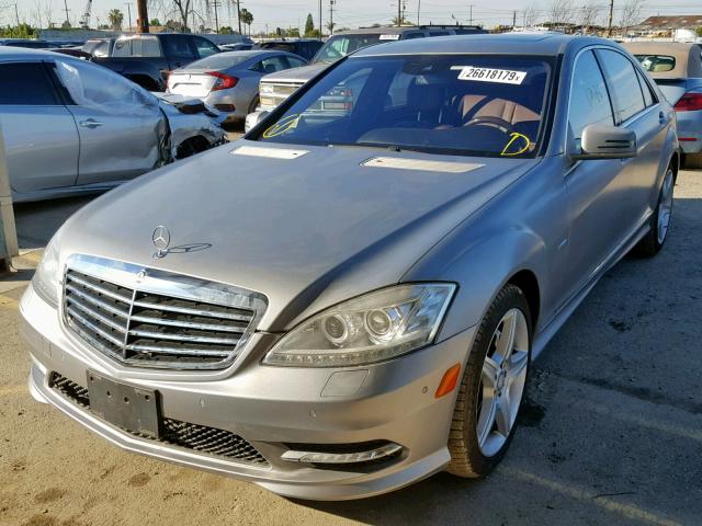 WDDNG9FB2BA375034 - 2011 MERCEDES-BENZ S 400 GRAY photo 2