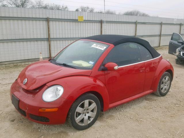 3VWRF31Y17M401475 - 2007 VOLKSWAGEN NEW BEETLE Qırmızı foto 2