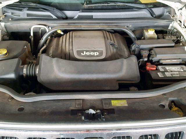 1J8HG582X6C352486 - 2006 JEEP COMMANDER WHITE photo 7