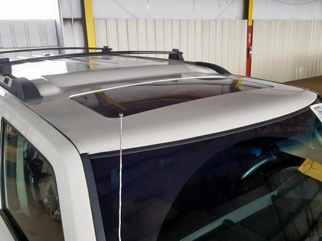 1J8HG582X6C352486 - 2006 JEEP COMMANDER WHITE photo 9