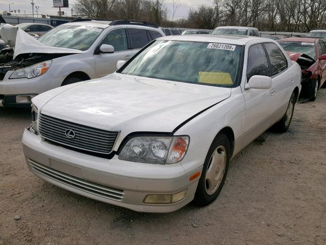 JT8BH28F9Y0180417 - 2000 LEXUS LS 400 WHITE photo 2