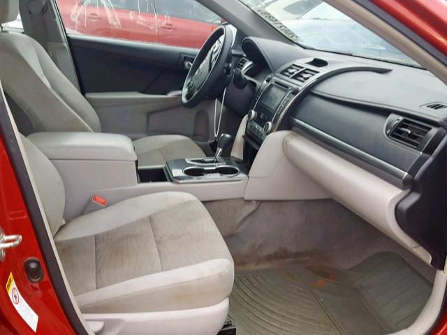 4T1BD1FK7EU132065 - 2014 TOYOTA CAMRY HYBR RED photo 5