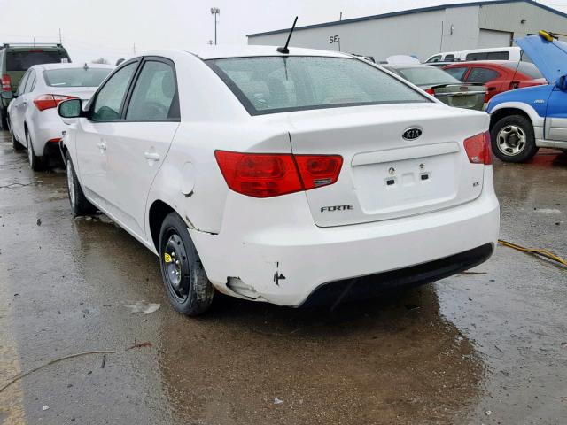 KNAFU4A2XB5459691 - 2011 KIA FORTE EX WHITE photo 3