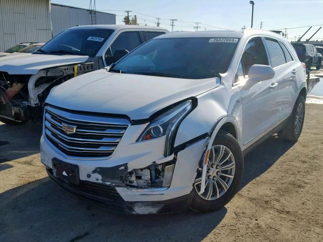 1GYKNBRS6HZ175705 - 2017 CADILLAC XT5 LUXURY WHITE photo 2