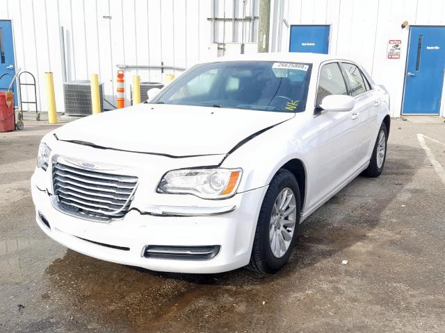 2C3CCAAG0CH237890 - 2012 CHRYSLER 300 WHITE photo 2