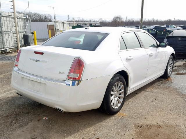 2C3CCAAG0CH237890 - 2012 CHRYSLER 300 WHITE photo 4