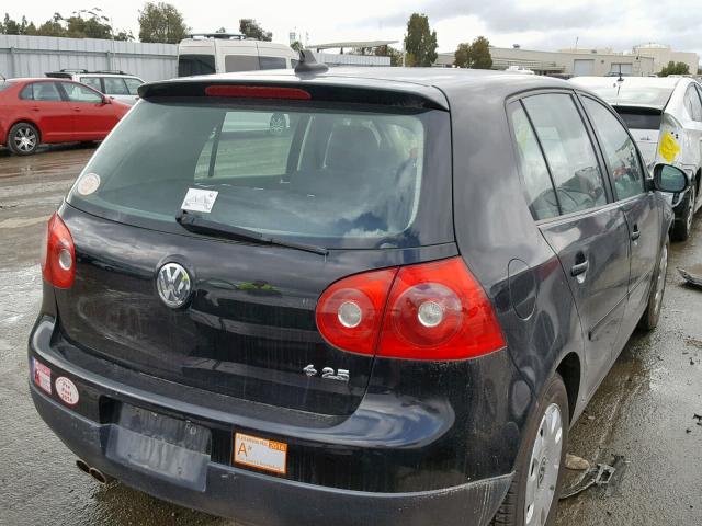 WVWCA71K18W229556 - 2008 VOLKSWAGEN RABBIT BLACK photo 4