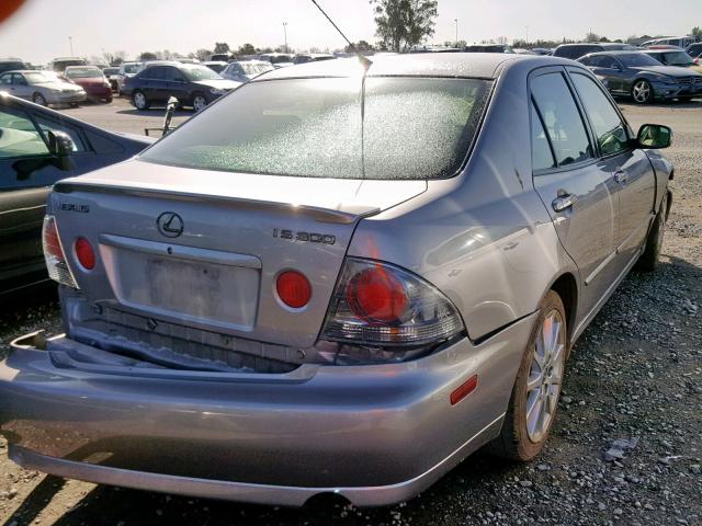 JTHBD192430080011 - 2003 LEXUS IS 300 GRAY photo 4