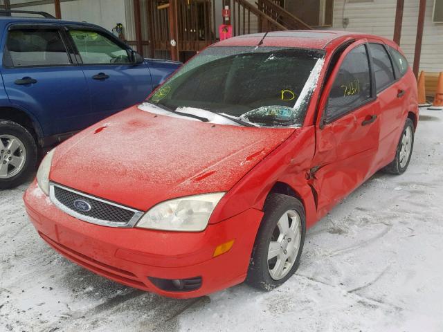 3FAFP37NX5R123391 - 2005 FORD FOCUS ZX5 RED photo 2