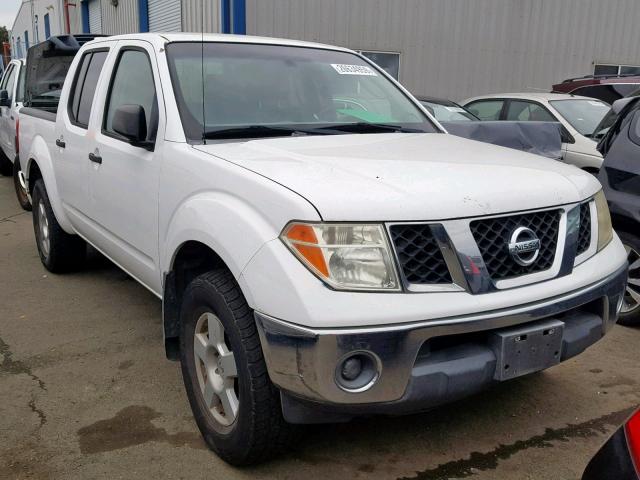 1N6AD07W17C465945 - 2007 NISSAN FRONTIER C WHITE photo 1