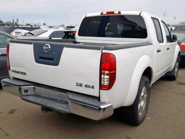 1N6AD07W17C465945 - 2007 NISSAN FRONTIER C WHITE photo 4