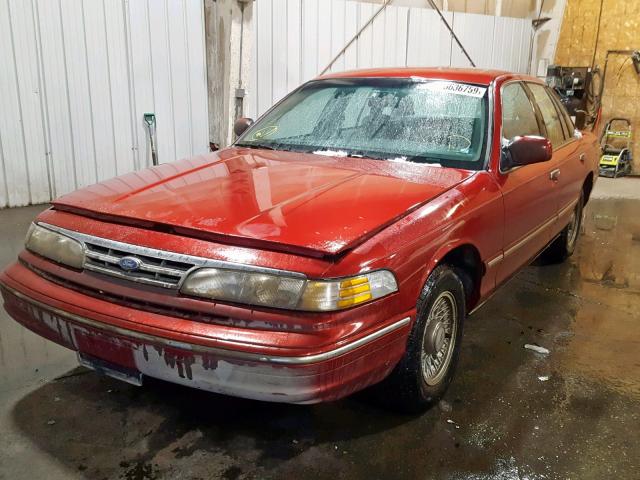 2FALP74W5VX200564 - 1997 FORD CROWN VICT RED photo 2