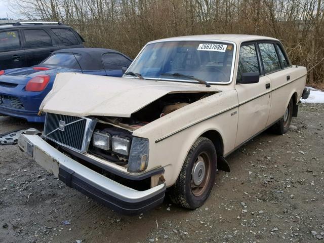 YV1AX4844C1811050 - 1982 VOLVO 244 DL TAN photo 2