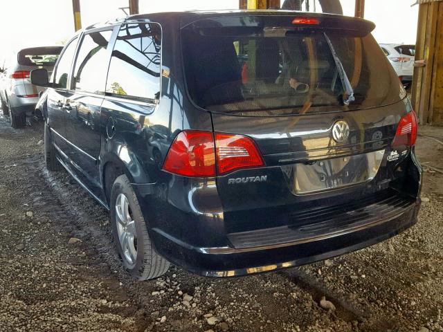 2V4RW3D11AR407414 - 2010 VOLKSWAGEN ROUTAN SE BLACK photo 3