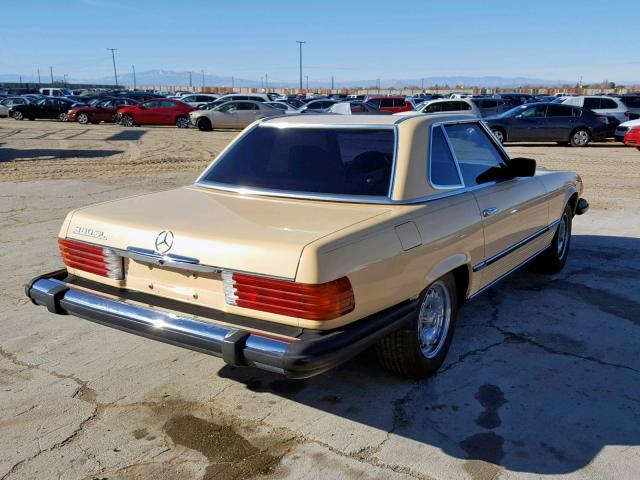 WDBBA45A8DB021217 - 1983 MERCEDES-BENZ 380 SL YELLOW photo 4