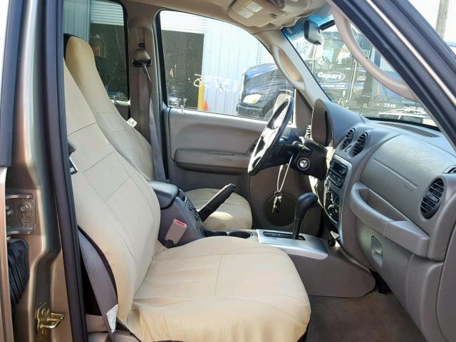1J4GK38K44W102608 - 2004 JEEP LIBERTY RE TAN photo 5