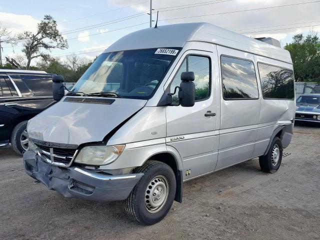 WD8PD644165952430 - 2006 DODGE SPRINTER 2 SILVER photo 2