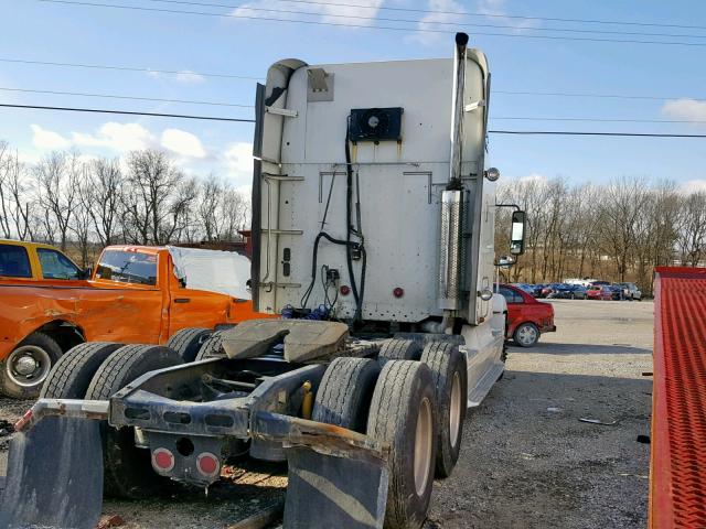 1FUJBBCK06LW98472 - 2006 FREIGHTLINER CONVENTION WHITE photo 4