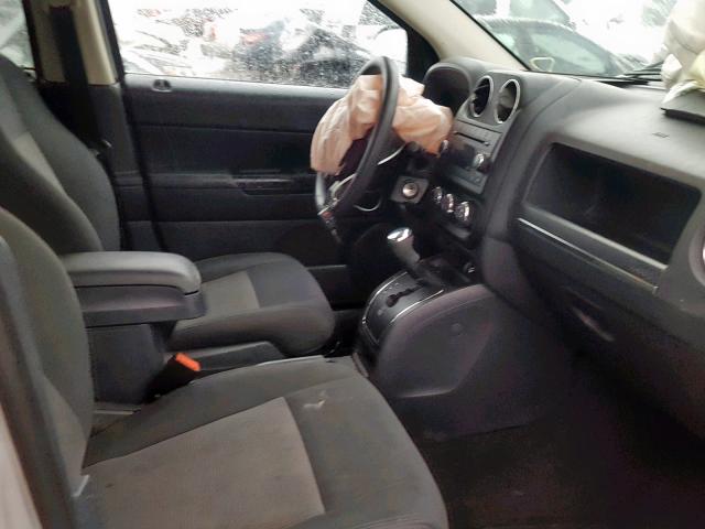 1C4NJCBA2CD518845 - 2012 JEEP COMPASS SP 银色 照片 5