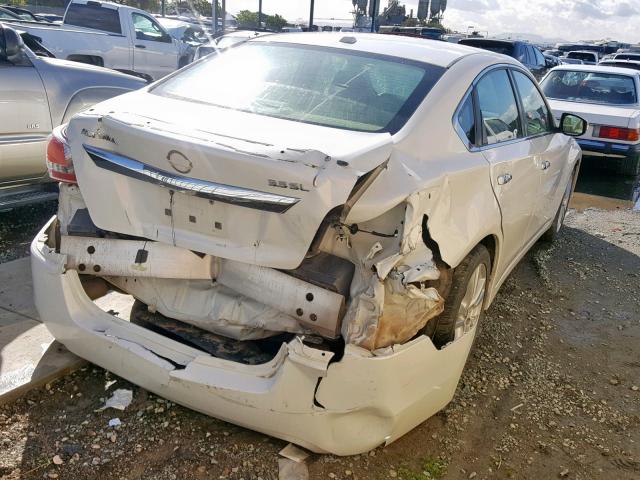 1N4BL3AP6DN444821 - 2013 NISSAN ALTIMA 3.5 WHITE photo 4