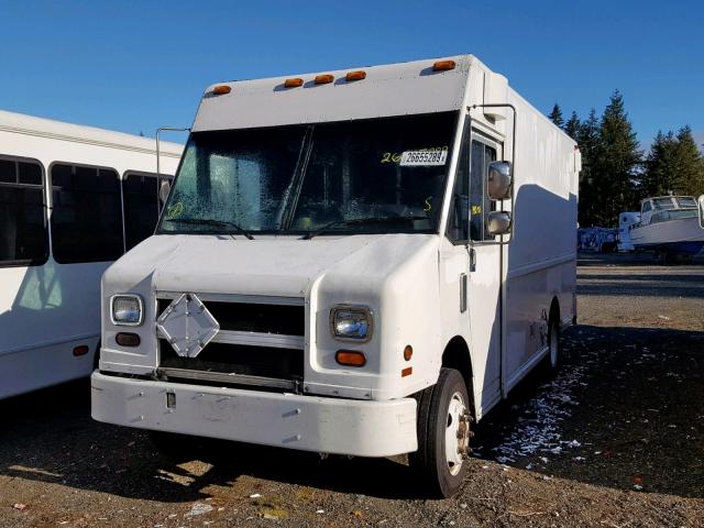 4UZA4FF42WC897508 - 1998 FREIGHTLINER CHASSIS M WHITE photo 2
