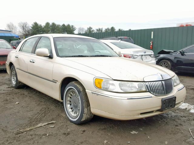 1LNFM83W6WY695569 - 1998 LINCOLN TOWN CAR C CREAM photo 1