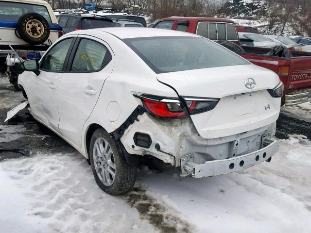 3MYDLBZV5GY114659 - 2016 TOYOTA SCION IA WHITE photo 3