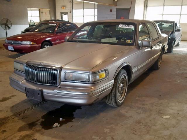 1LNLM81WXSY746359 - 1995 LINCOLN TOWN CAR E SILVER photo 2