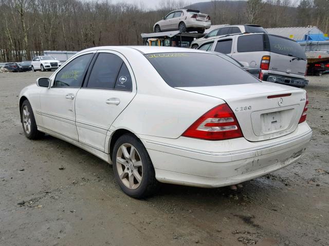 WDBRF92H77F911803 - 2007 MERCEDES-BENZ C 280 4MAT WHITE photo 3