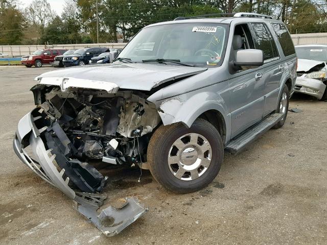 5LMFU27506LJ12390 - 2006 LINCOLN NAVIGATOR GRAY photo 2