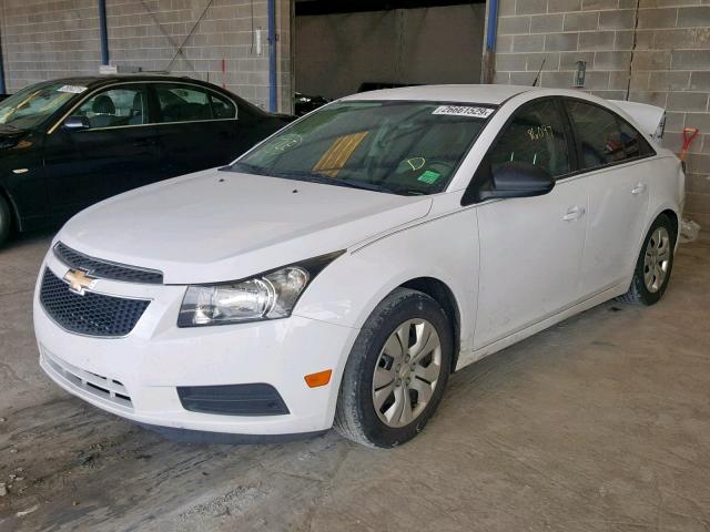 1G1PA5SH6E7140105 - 2014 CHEVROLET CRUZE LS WHITE photo 2