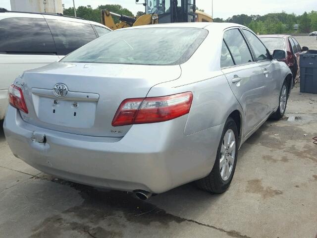 JTNBE46KX73087517 - 2007 TOYOTA CAMRY CE/L SILVER photo 4