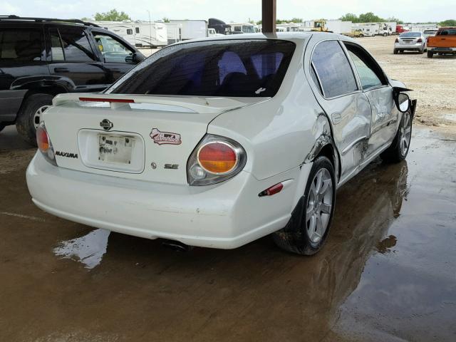 JN1CA31D81T815529 - 2001 NISSAN MAXIMA GXE WHITE photo 4