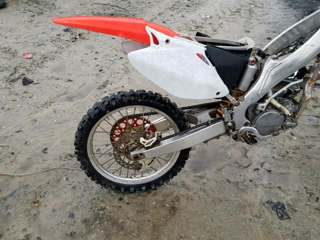 JH2JE01364M600493 - 2004 HONDA CR125 R TWO TONE photo 6