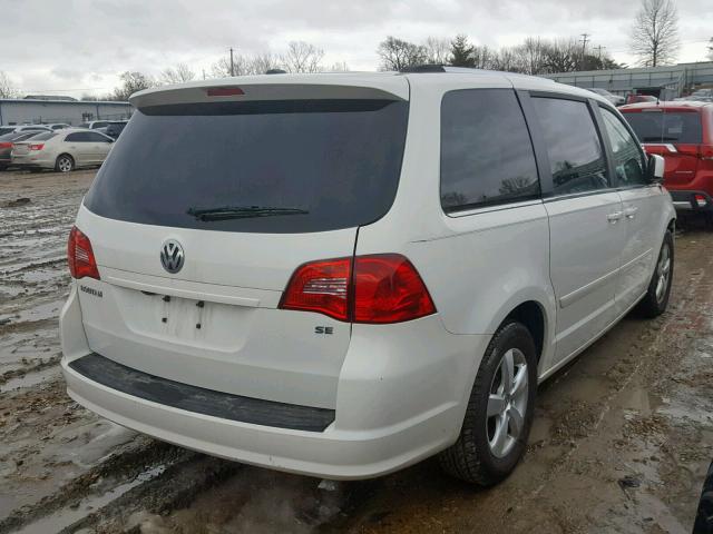 2V4RW3DG1BR691410 - 2011 VOLKSWAGEN ROUTAN SE WHITE photo 4