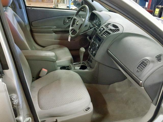 1G1ZS58N38F110461 - 2008 CHEVROLET MALIBU LS SILVER photo 5